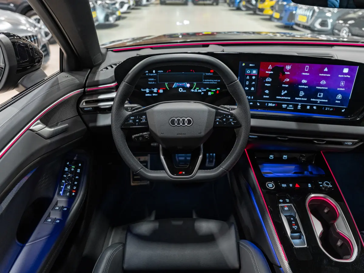 2.0 e-hybrid quattro S-Line Competition 367PK, B&O 3D, Passagiers Display, Ambiënte Light, 360 Cam, 21"Velg,