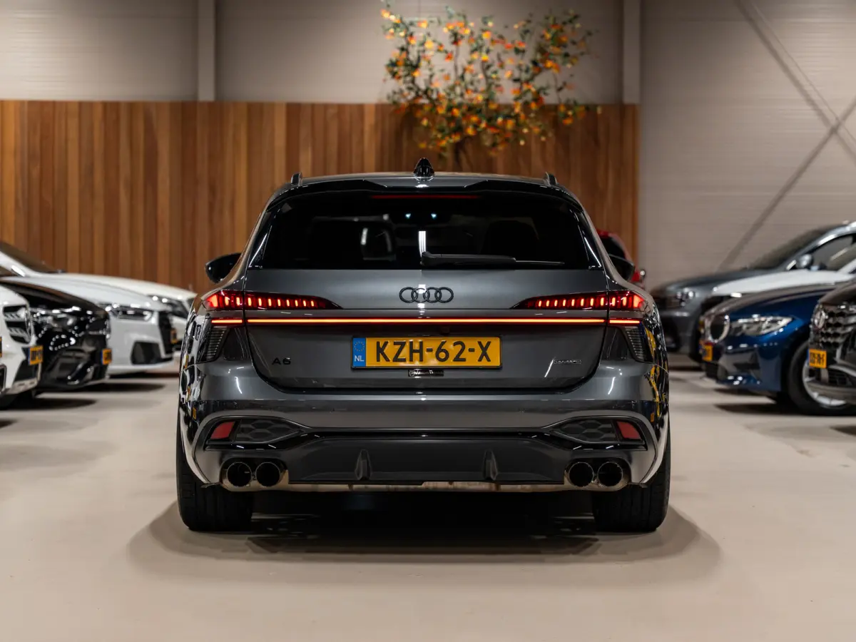 2.0 e-hybrid quattro S-Line Competition 367PK, B&O 3D, Passagiers Display, Ambiënte Light, 360 Cam, 21"Velg,