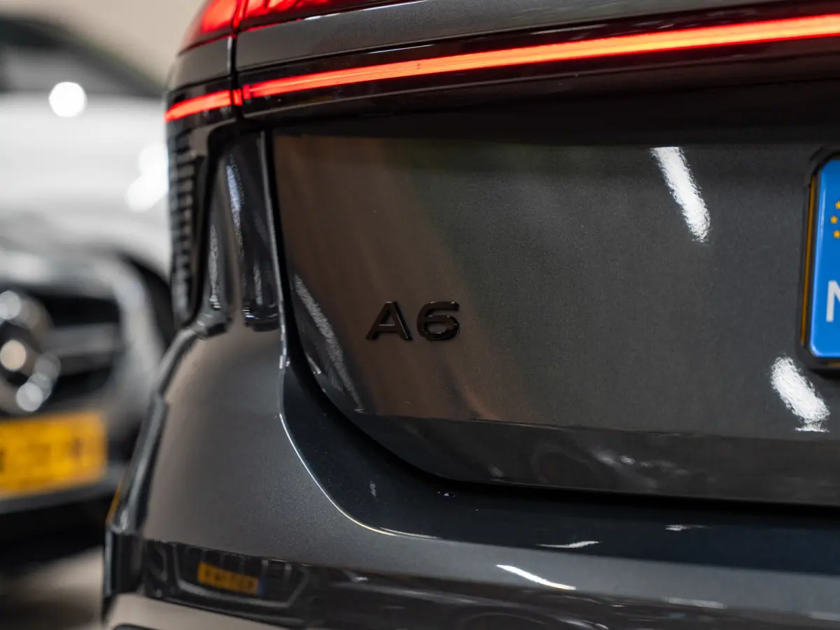 2.0 e-hybrid quattro S-Line Competition 367PK, B&O 3D, Passagiers Display, Ambiënte Light, 360 Cam, 21"Velg,