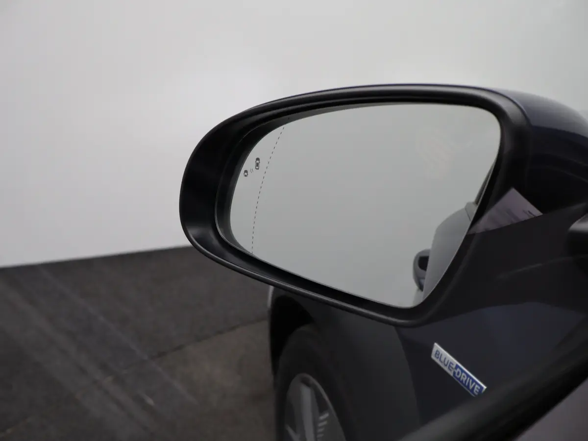 EV Limited 64 kWh | Achterbank verwarmd | Achteruitrijcamera | Airco (automatisch)