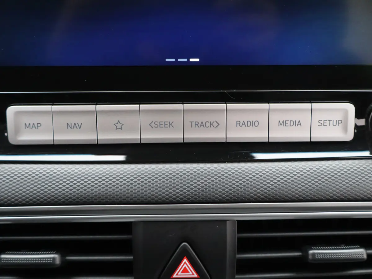 EV Limited 64 kWh | Achterbank verwarmd | Achteruitrijcamera | Airco (automatisch)