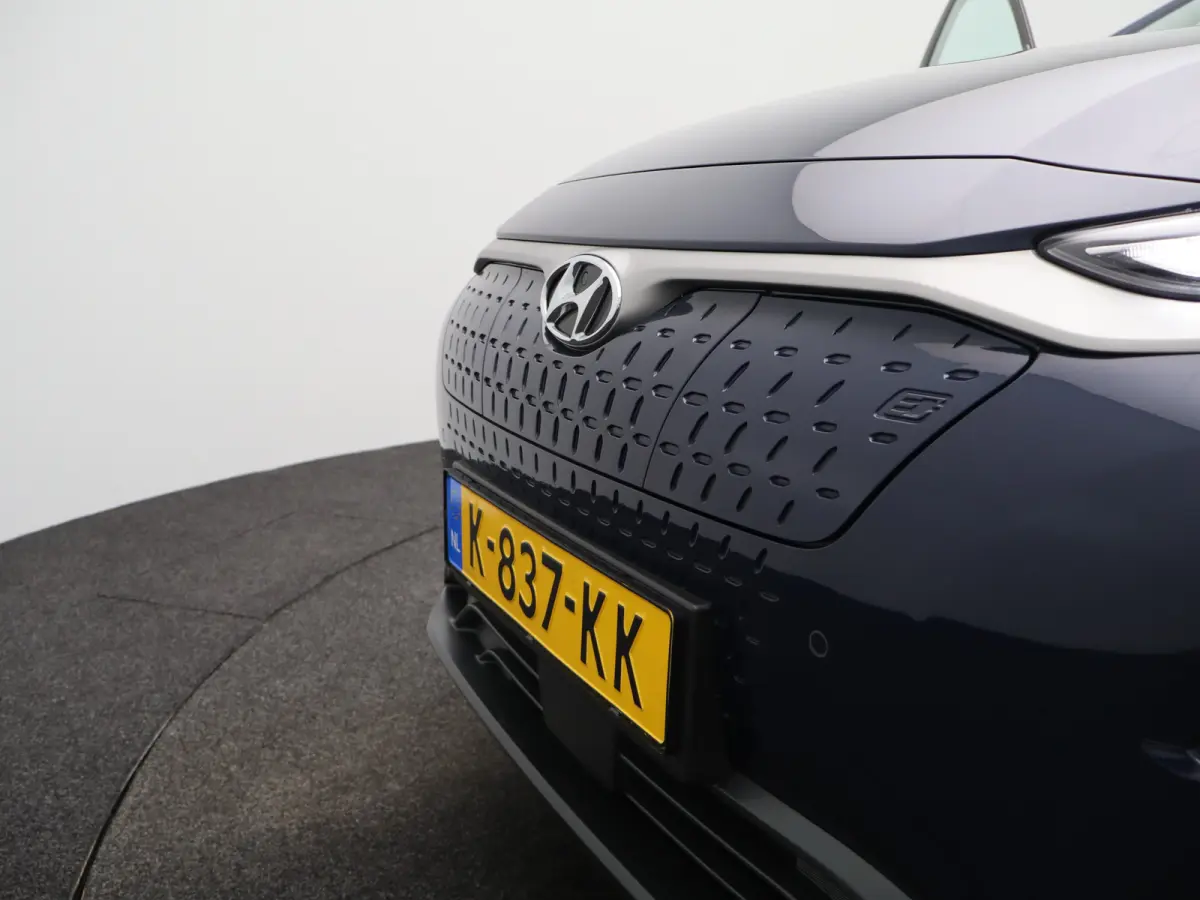 EV Limited 64 kWh | Achterbank verwarmd | Achteruitrijcamera | Airco (automatisch)