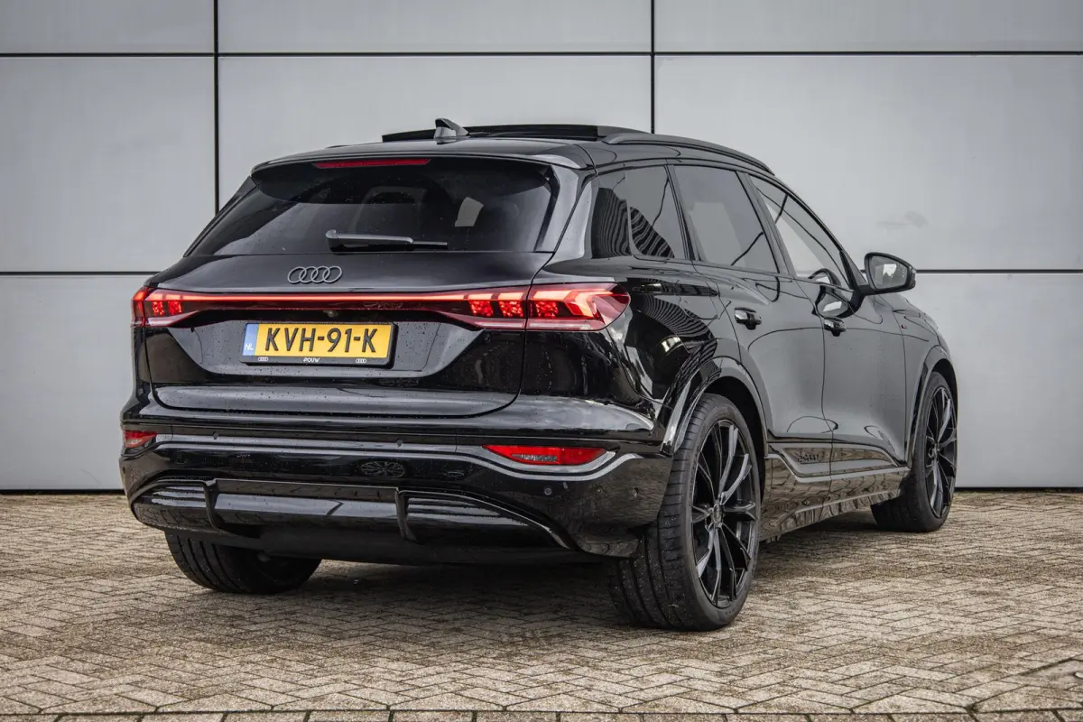 252pk S edition 83 kWh | Panoramadak | Luchtvering | Trekhaak | 22" Velgen