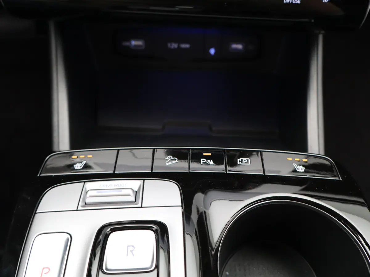 1.6 T-GDI HEV Comfort | Achteruitrijcamera | Airco (automatisch) | Apple Carplay/Android Auto|telefoonintegratie premium