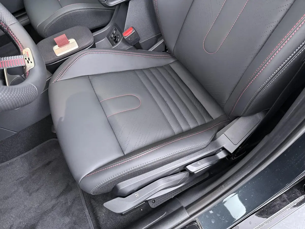 Cooper C John Cooper Works | Pakket L | Glazen Panoramadak | Harman Kardon | Stoel- Stuurverwarming