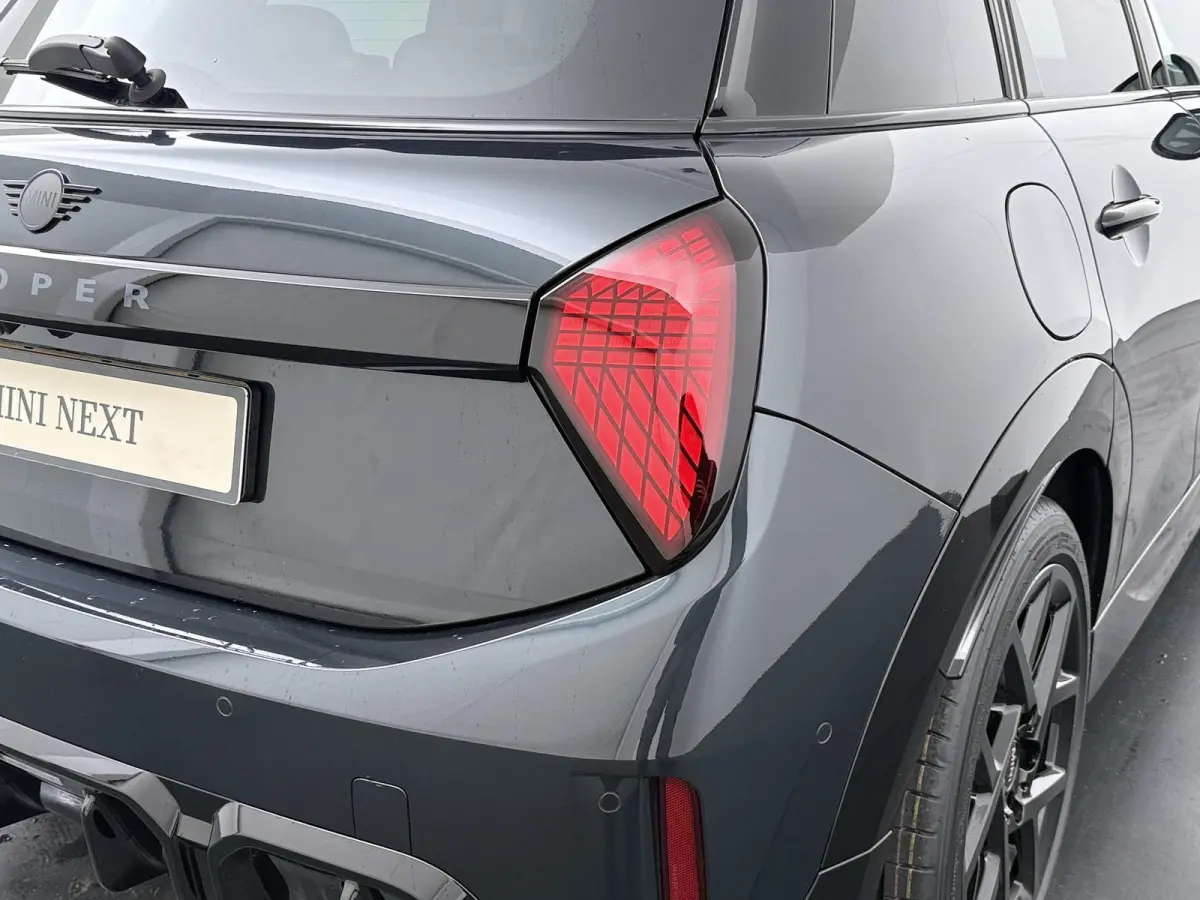 Cooper C John Cooper Works | Pakket L | Glazen Panoramadak | Harman Kardon | Stoel- Stuurverwarming