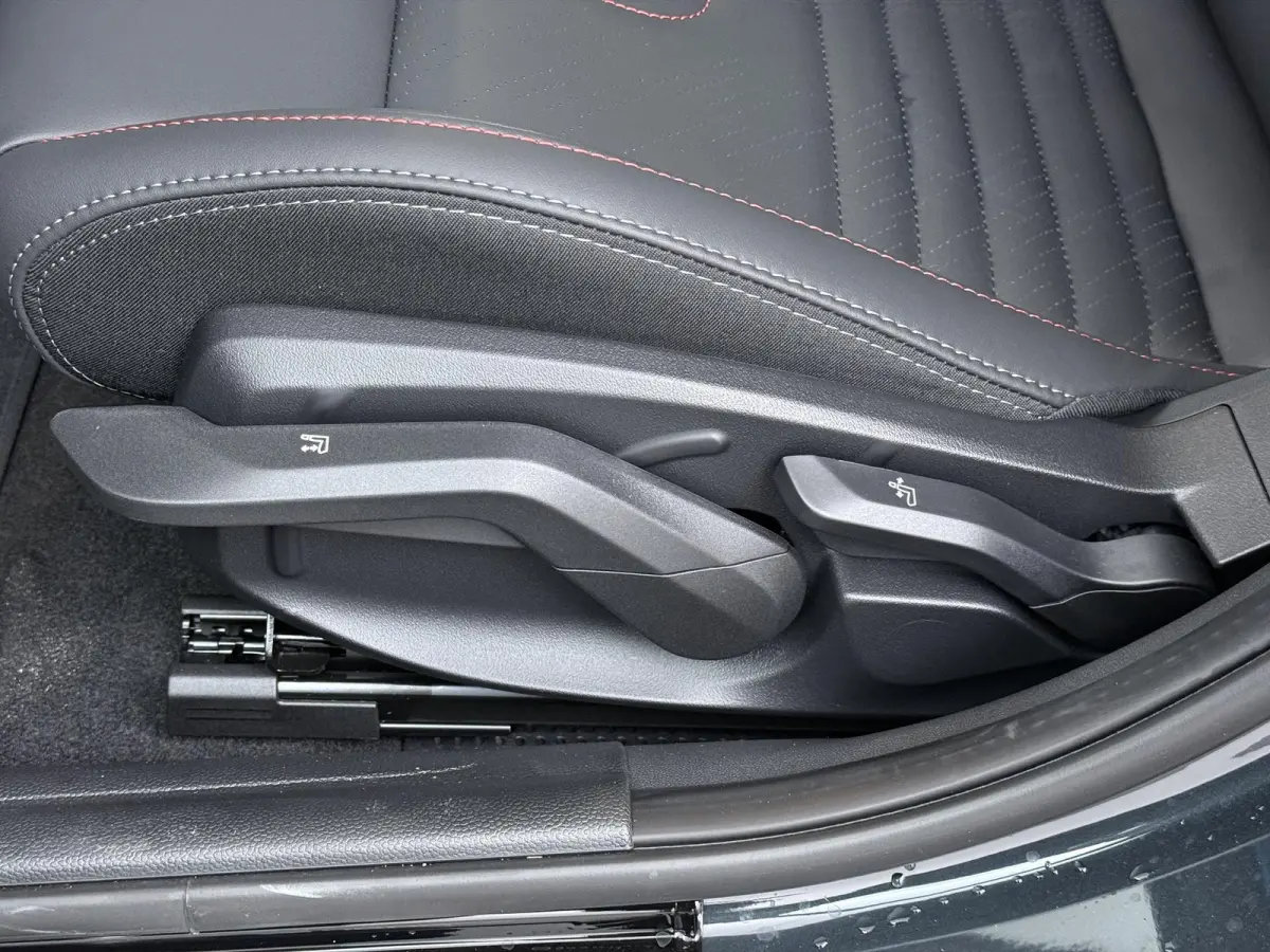 Cooper C John Cooper Works | Pakket L | Glazen Panoramadak | Harman Kardon | Stoel- Stuurverwarming