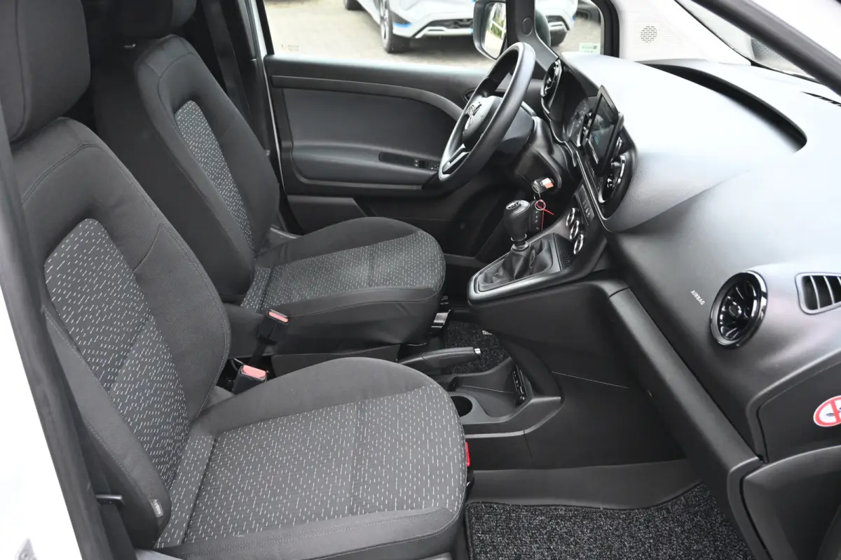 110 CDI L1 Pro 2 Schuifdeuren, Apple Carplay / Android Auto