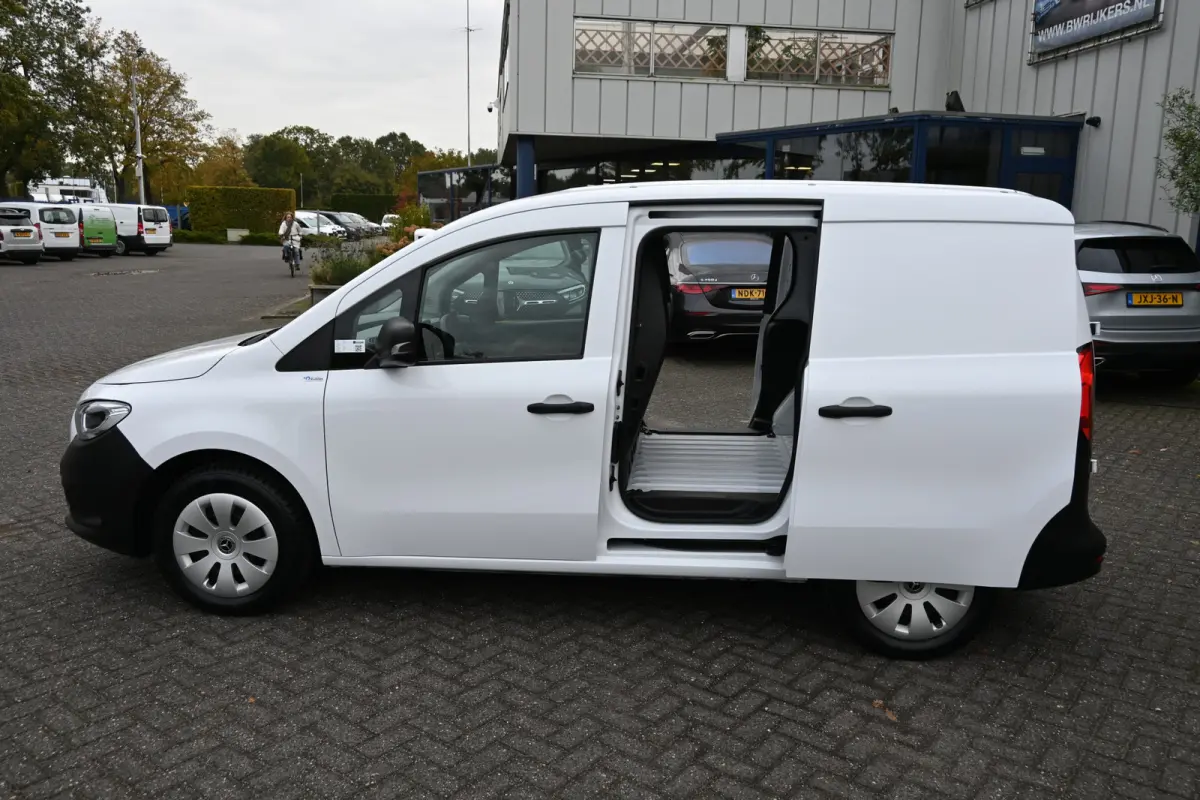 110 CDI L1 Pro 2 Schuifdeuren, Apple Carplay / Android Auto