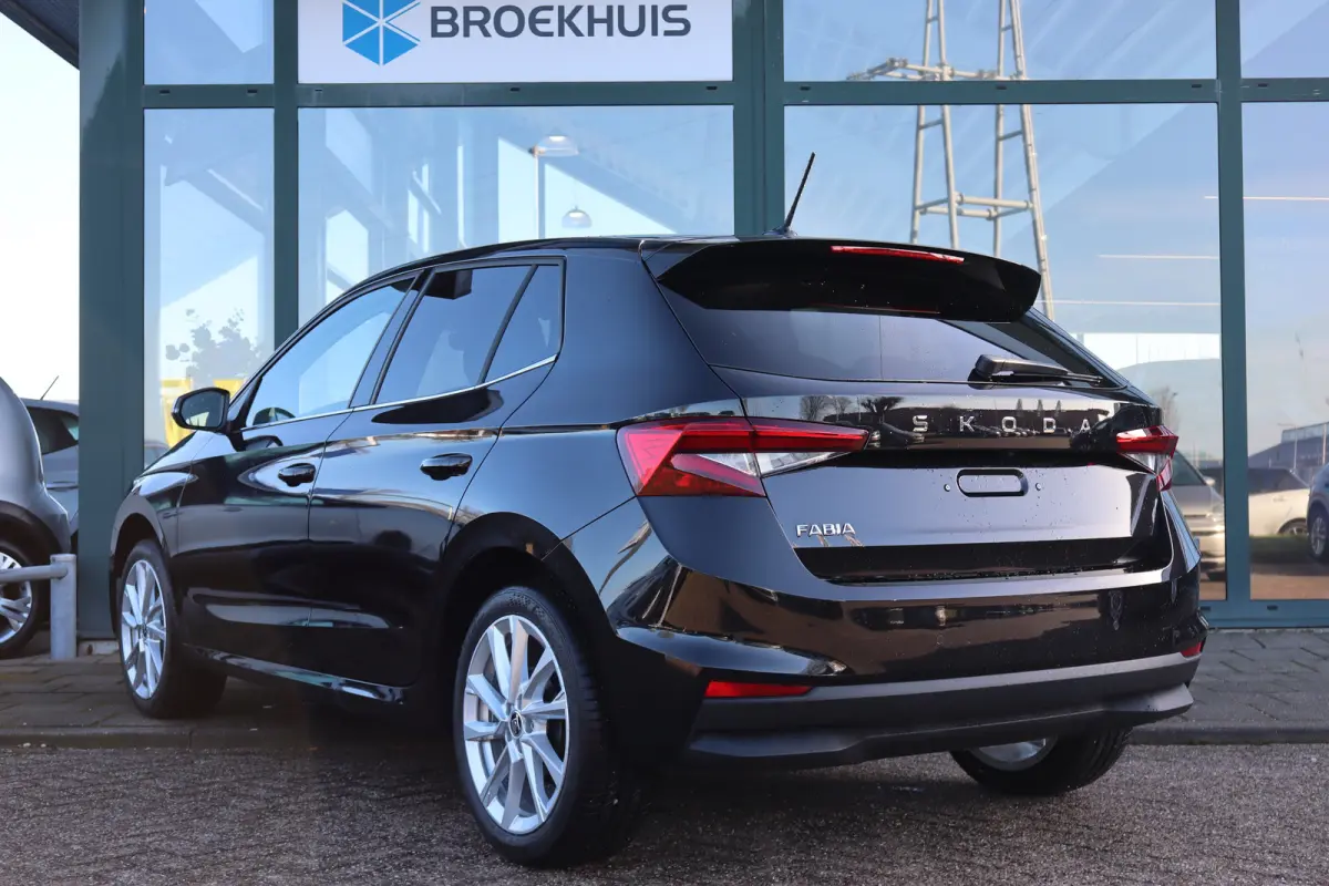 1.0 TSI Business Edition | Chromen raamlijsten | Cruise control met speedlimiter | KESSY (Centrale portiervergendeling met Keyless Entry, Start and exit System)