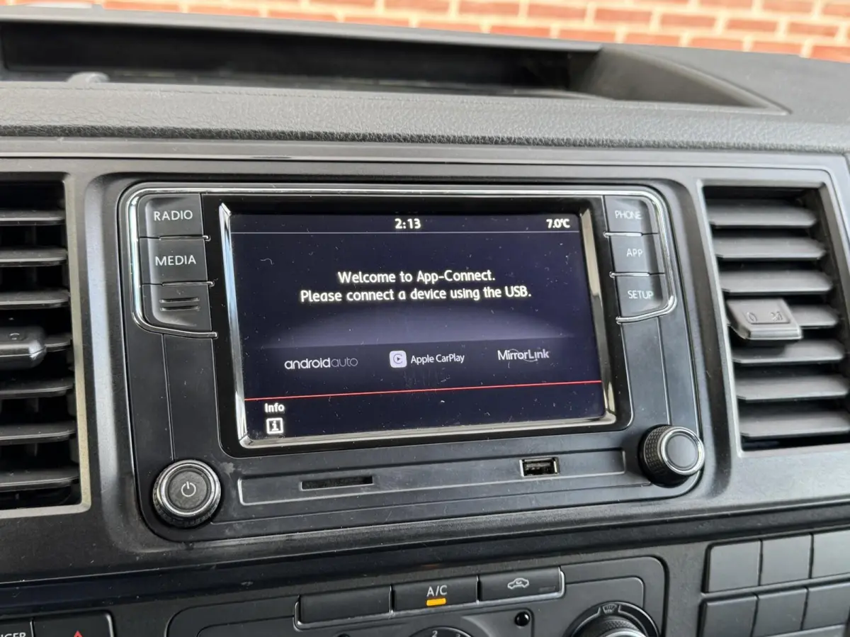 2.0 TDI Economy Trekhaak/Leer/Carplay/Radio/Imperiaal