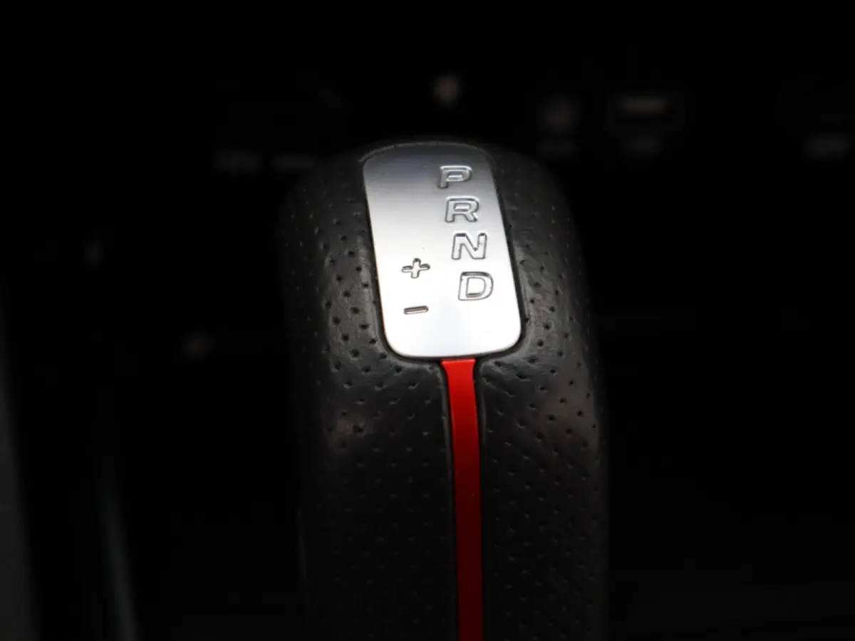 1.6 T-GDI N-Line | Centrale deurvergrendeling met afstandsbediening | Cruise control adaptief | DAB ontvanger