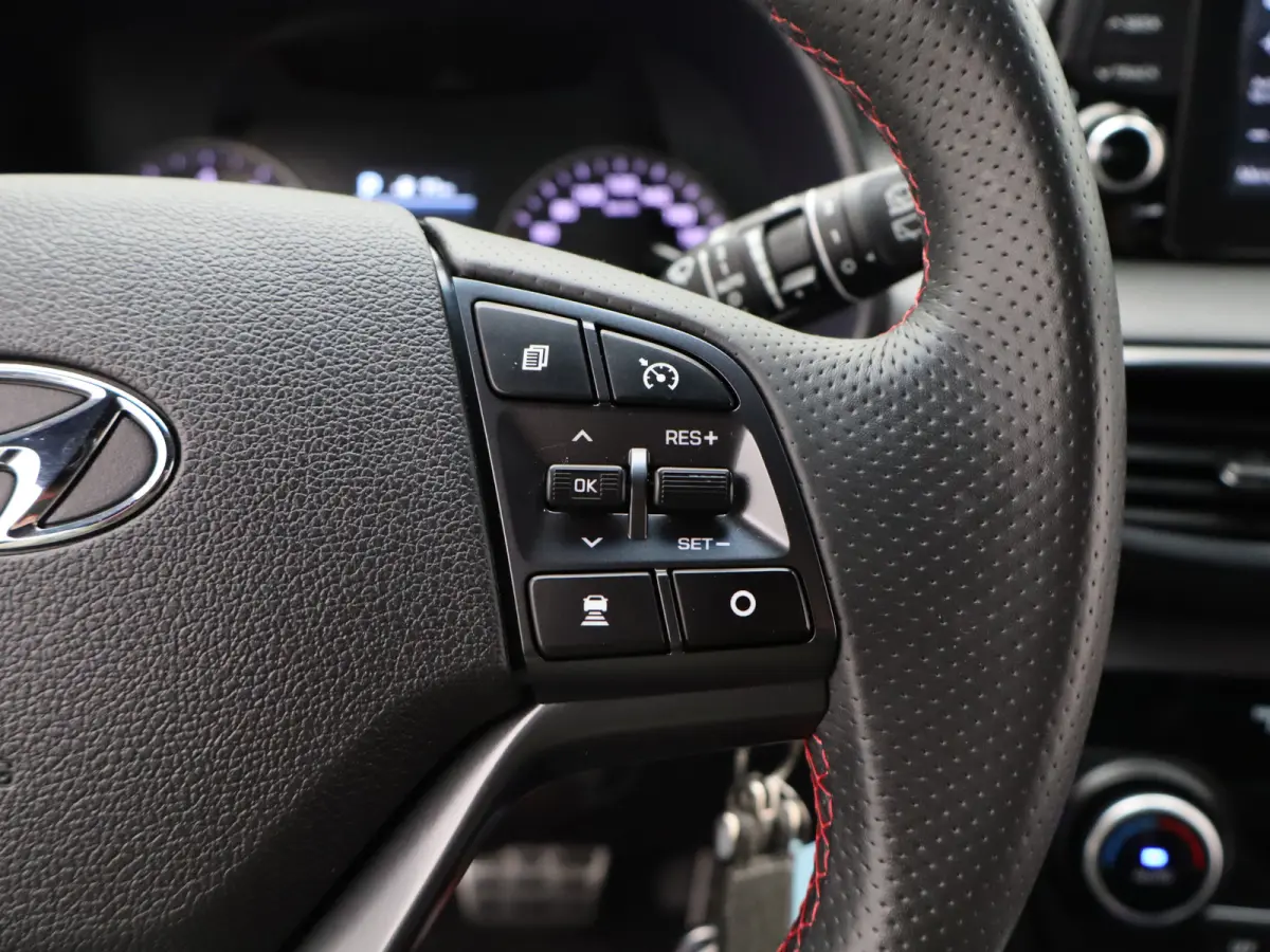 1.6 T-GDI N-Line | Centrale deurvergrendeling met afstandsbediening | Cruise control adaptief | DAB ontvanger
