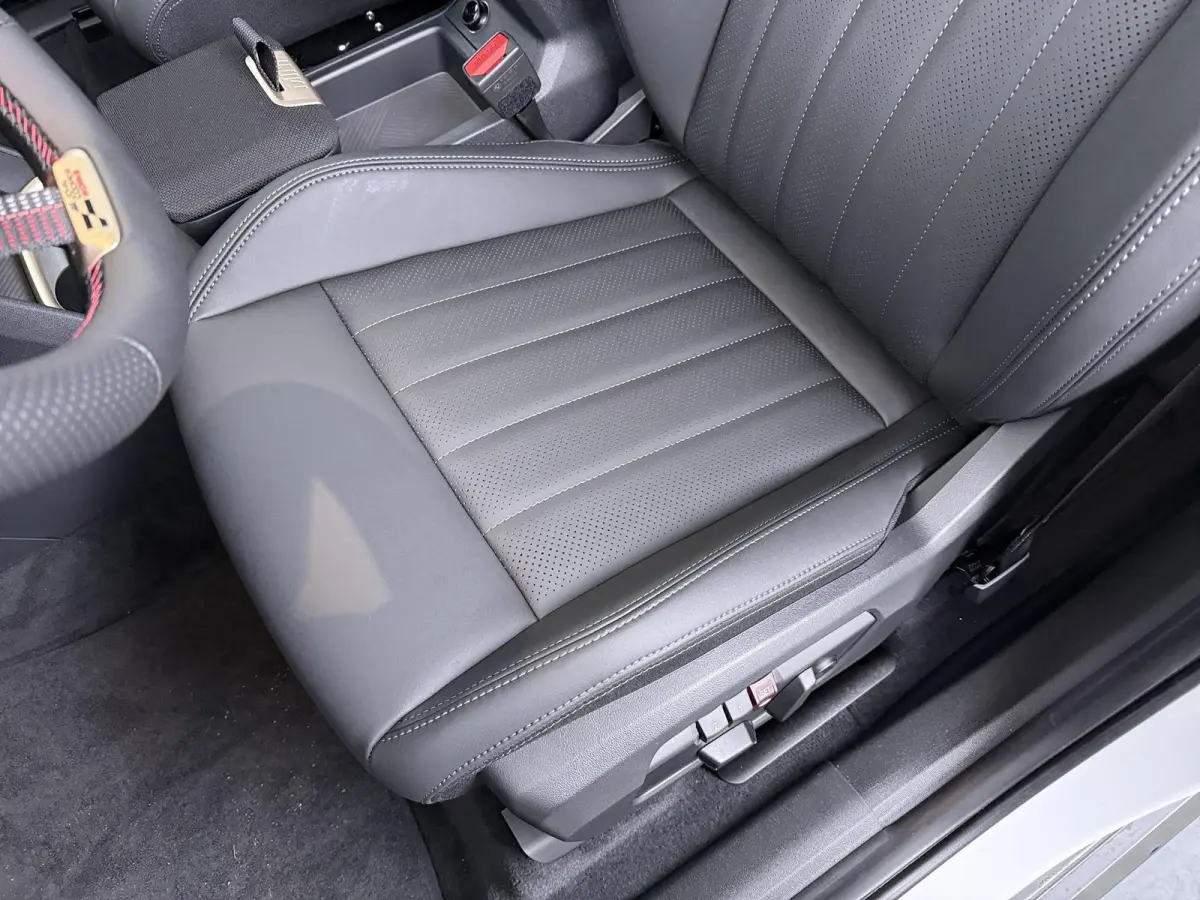 C John Cooper Works | Pakket XL | Elektrisch verstelbare stoelen | Adaptieve Cruise Control | Harman Kardon | Glazen Panoramadak