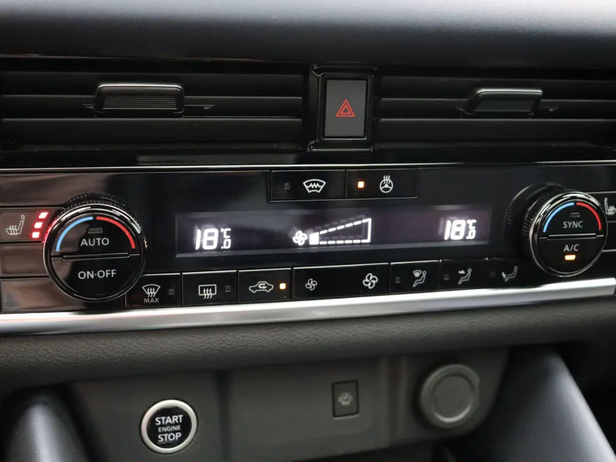 158pk MHEV Xtronic Tekna | Bose audiosysteem | Stoel, stuur en voorruit verwarming | 360-graden camera | Head-up display |