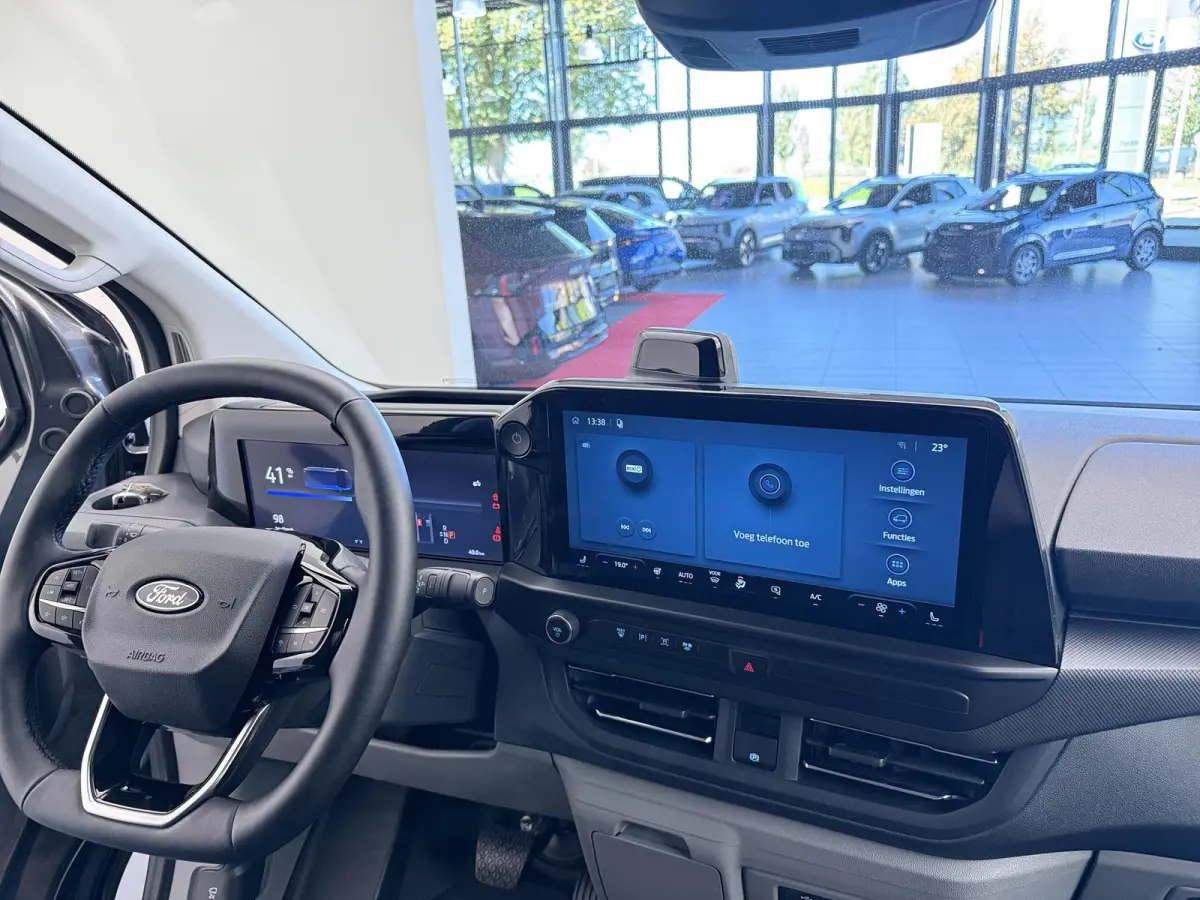 Cust. 320 L1H1 Limited 71 kWh Stoel-Stoel | Trekhaak | 17'' LM "| vloer Zijwand betimmering | Sidebars | All Weather Banden | 370 km WLTP