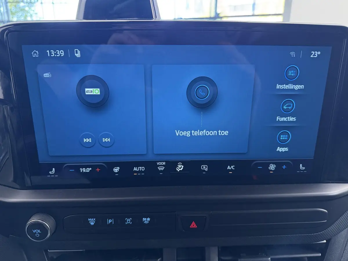 Cust. 320 L1H1 Limited 71 kWh Stoel-Stoel | Trekhaak | 17'' LM "| vloer Zijwand betimmering | Sidebars | All Weather Banden | 370 km WLTP