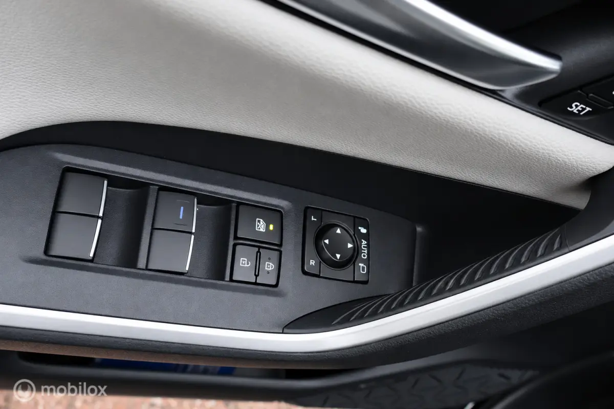 2.5 Hybrid AWD Executive | Keyless | Pano | Cam