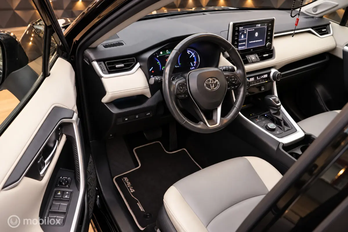 2.5 Hybrid AWD Executive | Keyless | Pano | Cam