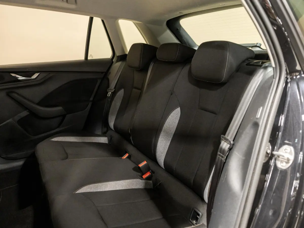 1.0 TSI Selection / 116pk / NAP / Trekhaak / Automatische klimaatregeling /