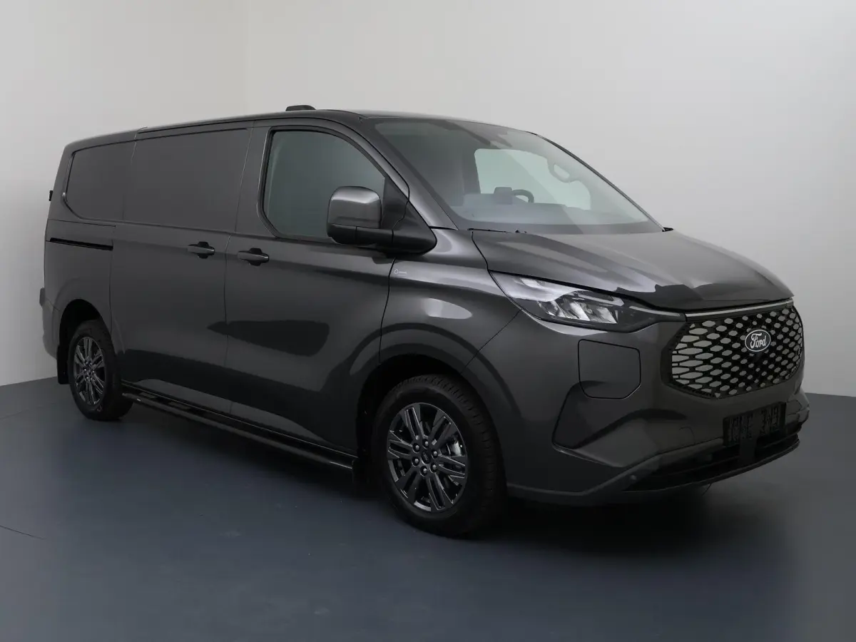 Cust. 320 L1H1 Limited 71 kWh Stoel-Stoel | Trekhaak | 17'' LM "| vloer Zijwand betimmering | Sidebars | All Weather Banden | 370 km WLTP