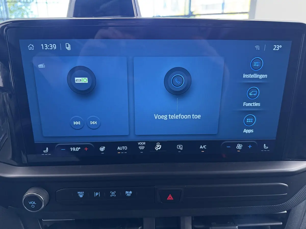 Cust. 320 L1H1 Limited 71 kWh Stoel-Stoel | Trekhaak | 17'' LM "| vloer Zijwand betimmering | Sidebars | All Weather Banden | 370 km WLTP