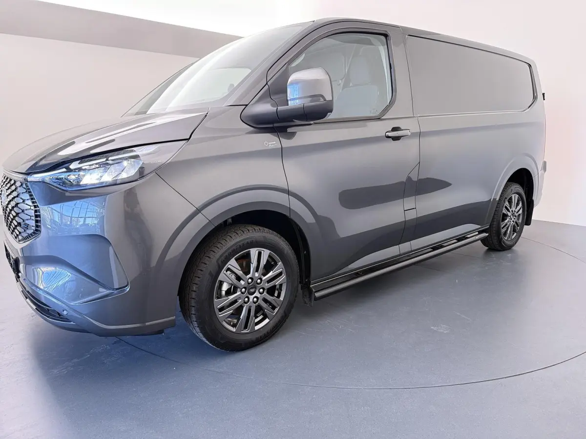 Cust. 320 L1H1 Limited 71 kWh Stoel-Stoel | Trekhaak | 17'' LM "| vloer Zijwand betimmering | Sidebars | All Weather Banden | 370 km WLTP
