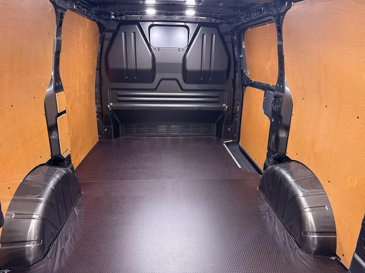 Cust. 320 L1H1 Limited 71 kWh Stoel-Stoel | Trekhaak | 17'' LM "| vloer Zijwand betimmering | Sidebars | All Weather Banden | 370 km WLTP