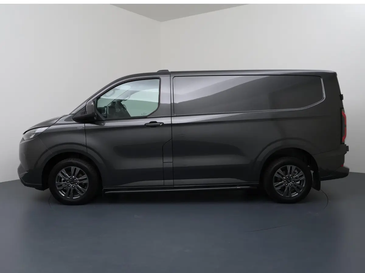 Cust. 320 L1H1 Limited 71 kWh Stoel-Stoel | Trekhaak | 17'' LM "| vloer Zijwand betimmering | Sidebars | All Weather Banden | 370 km WLTP