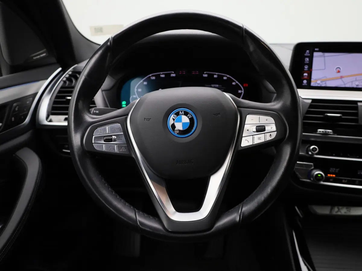 High Executive 80 kWh | Apple Carplay / Android Auto | Panoramadak | Stoelverwarming | Camera | Trekhaak |