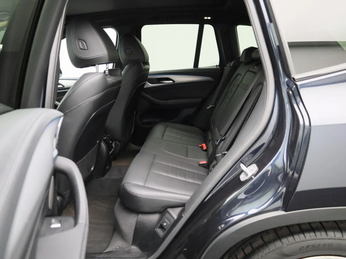 High Executive 80 kWh | Apple Carplay / Android Auto | Panoramadak | Stoelverwarming | Camera | Trekhaak |