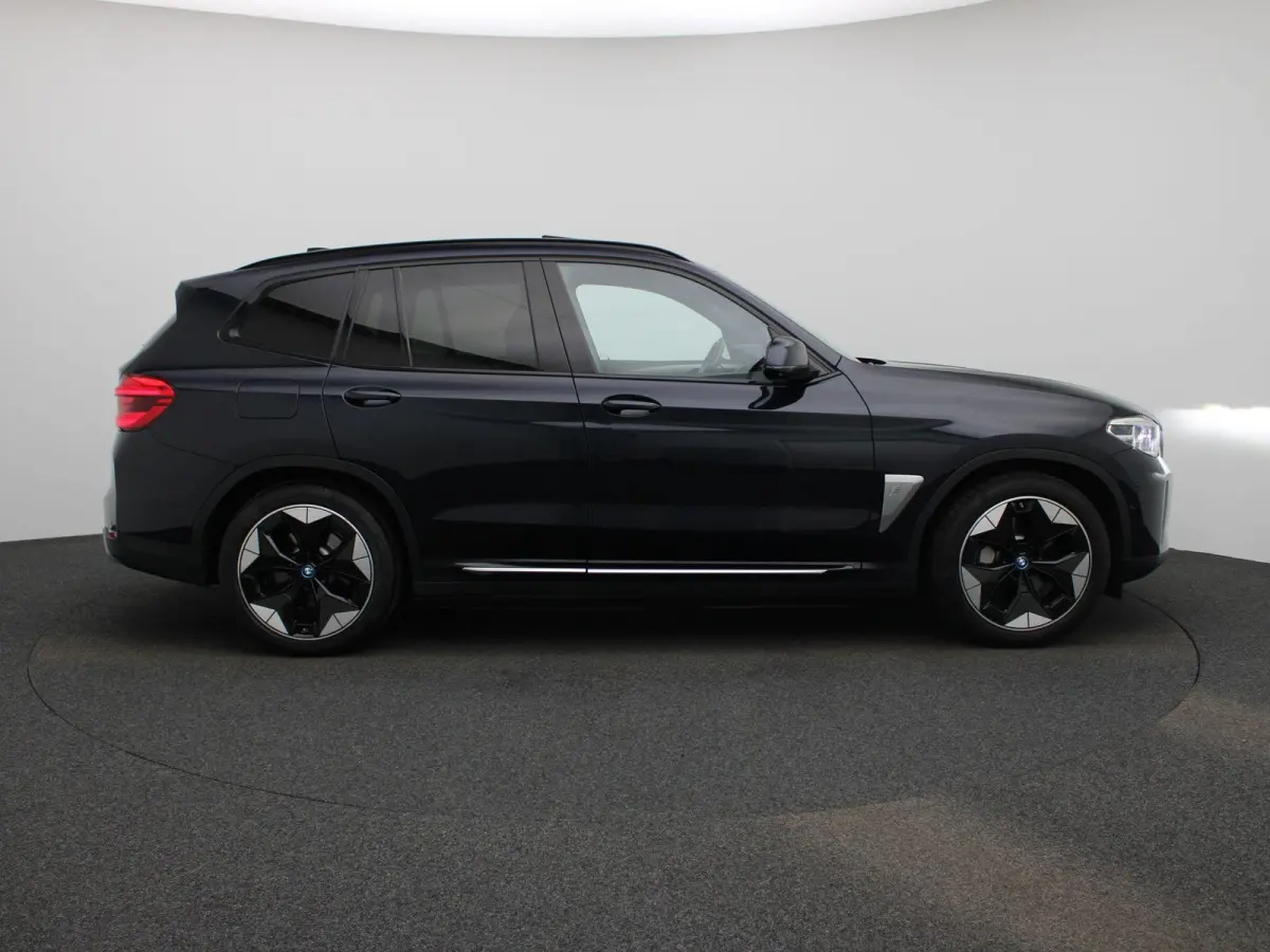High Executive 80 kWh | Apple Carplay / Android Auto | Panoramadak | Stoelverwarming | Camera | Trekhaak |