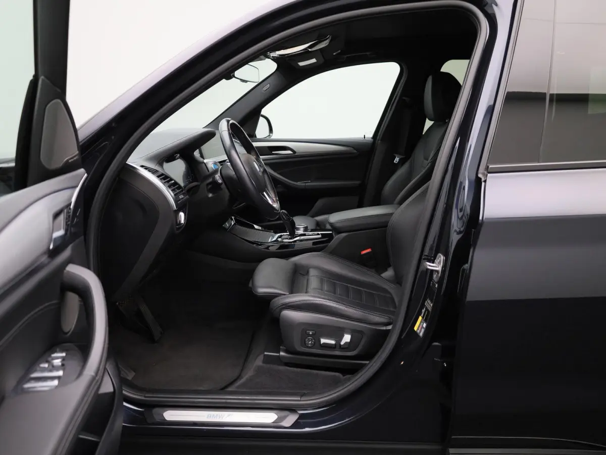 High Executive 80 kWh | Apple Carplay / Android Auto | Panoramadak | Stoelverwarming | Camera | Trekhaak |