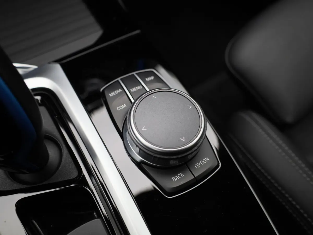 High Executive 80 kWh | Apple Carplay / Android Auto | Panoramadak | Stoelverwarming | Camera | Trekhaak |