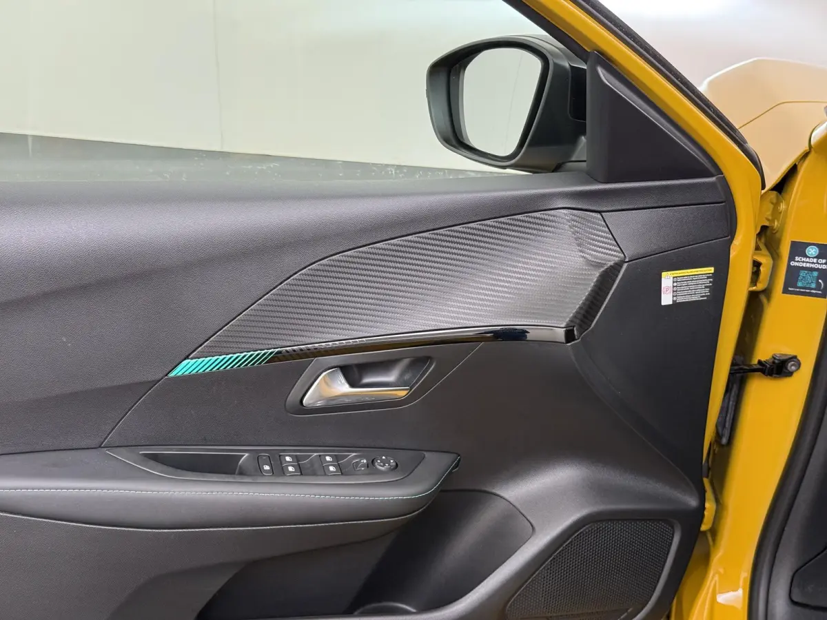 Allure Pack 50 kWh 136pk | Accu 94% | Navigatie | Camera achter | Cruise control adaptief | 3D i-Cockpit | Automatische airco | Apple Carplay en Android auto