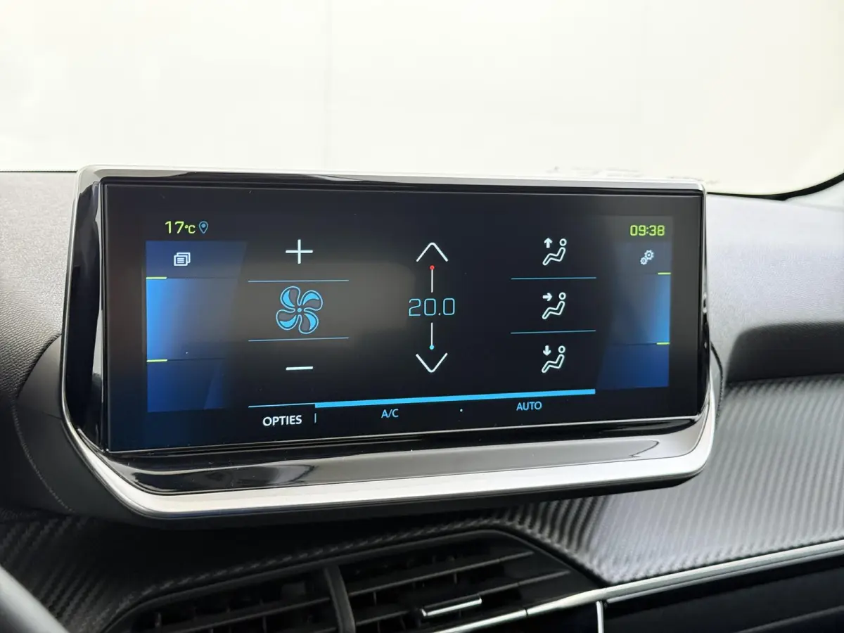Allure Pack 50 kWh 136pk | Accu 94% | Navigatie | Camera achter | Cruise control adaptief | 3D i-Cockpit | Automatische airco | Apple Carplay en Android auto