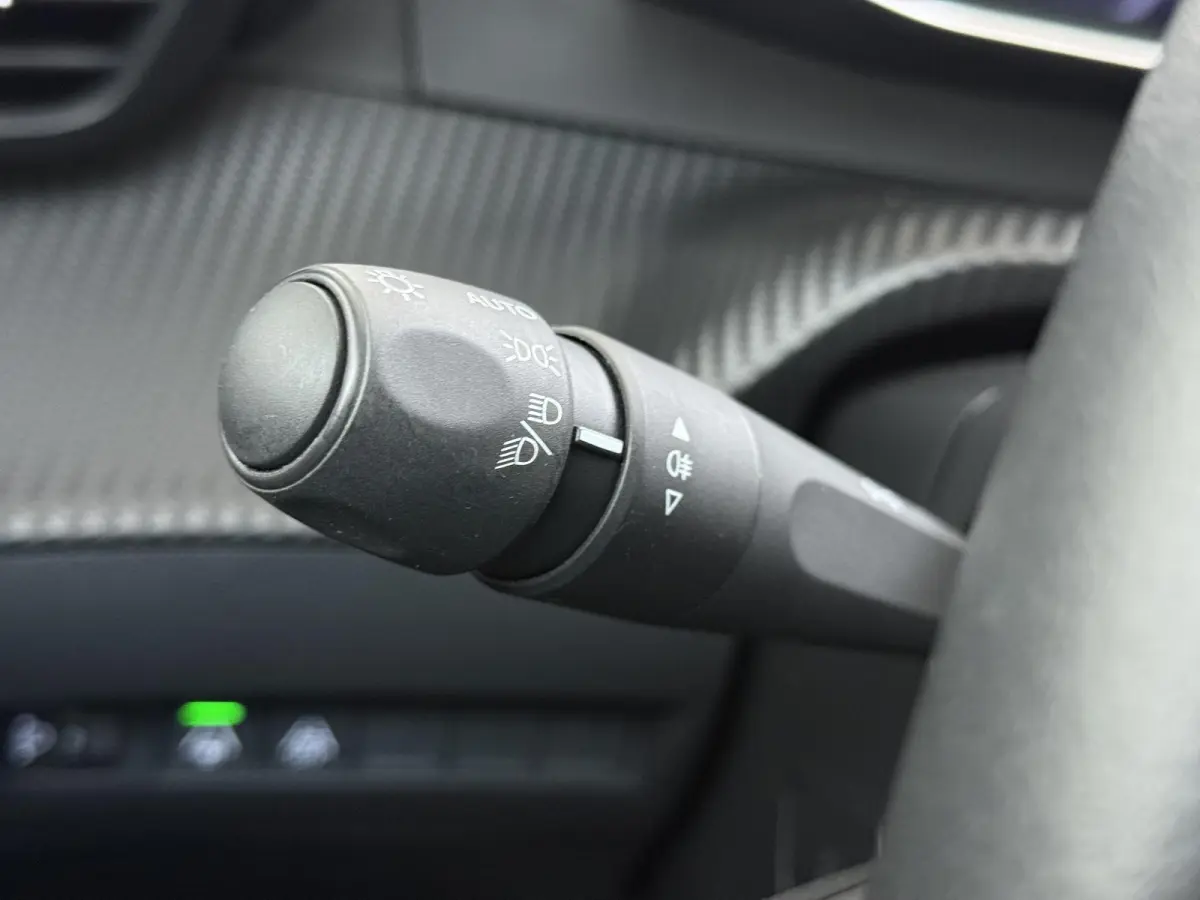 Allure Pack 50 kWh 136pk | Accu 94% | Navigatie | Camera achter | Cruise control adaptief | 3D i-Cockpit | Automatische airco | Apple Carplay en Android auto