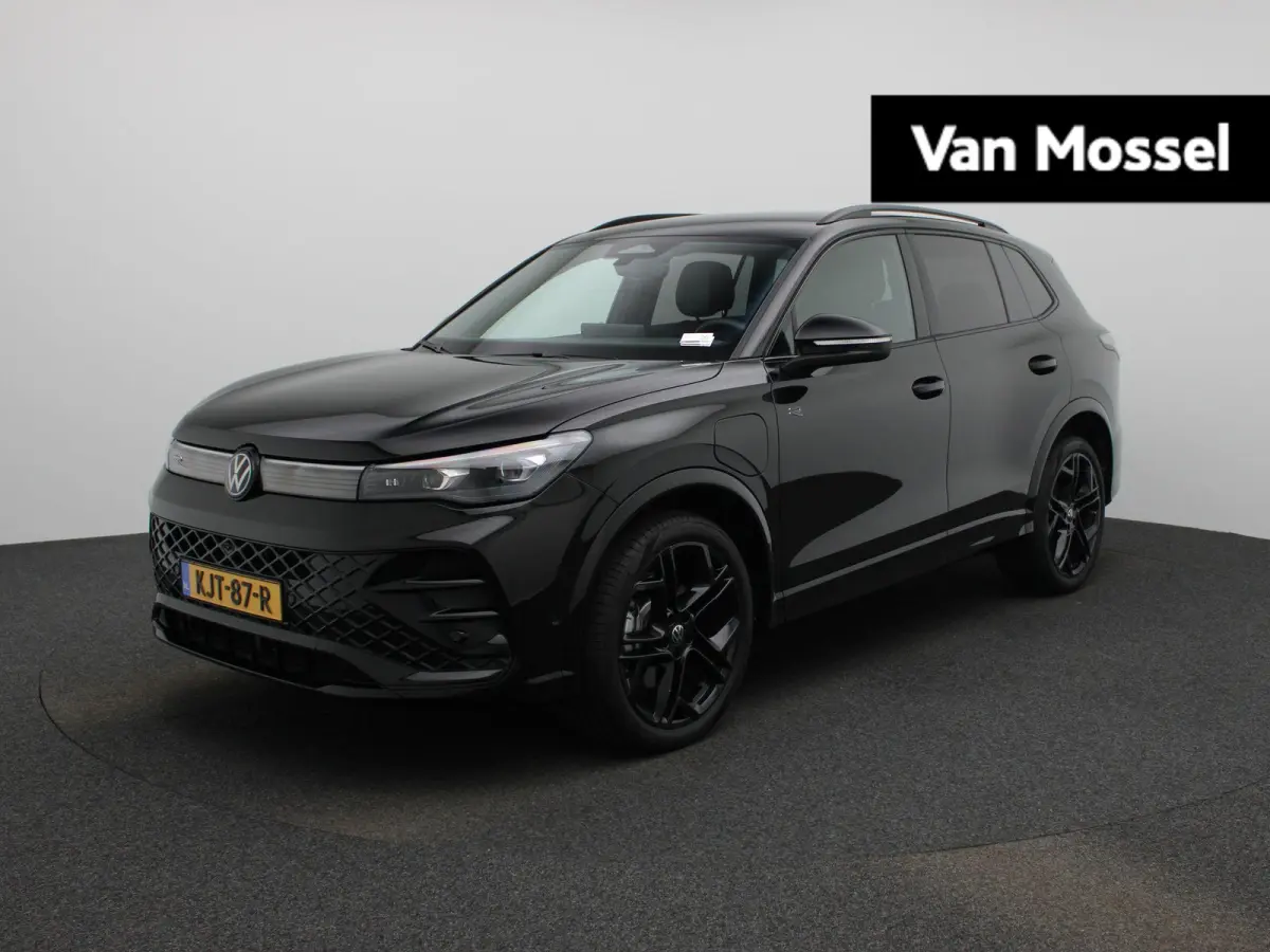 1.5 eHybrid R-Line Edition 204 PK| Origineel Nederlands | SOH 100% | Trekhaak | LEDER Interieur | 360 Camera | Stoelventilatie | Stuurwielverwarming | Stoelverwarming