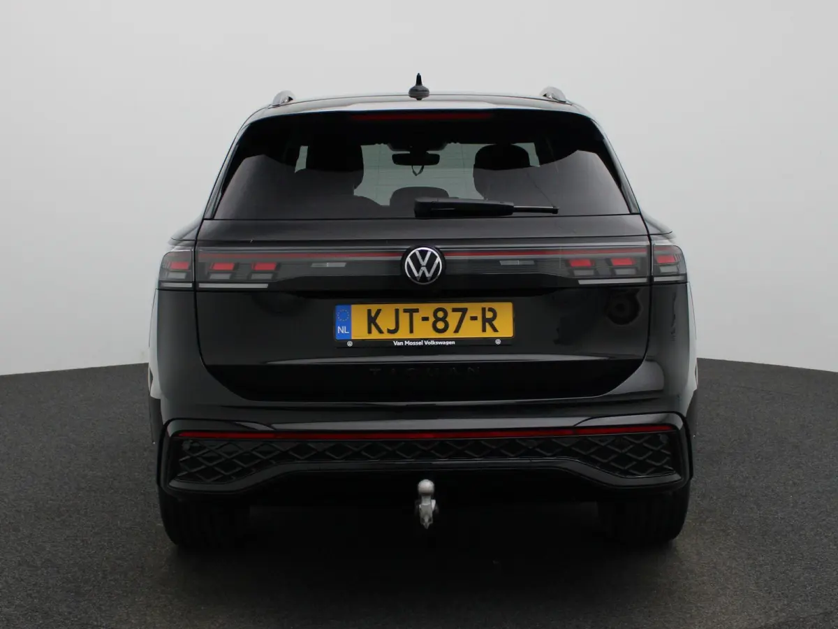 1.5 eHybrid R-Line Edition 204 PK| Origineel Nederlands | SOH 100% | Trekhaak | LEDER Interieur | 360 Camera | Stoelventilatie | Stuurwielverwarming | Stoelverwarming