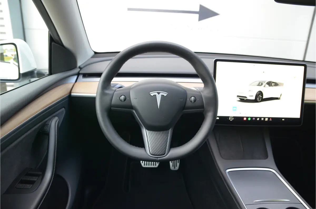 Long Range AWD 75 kWh Trekhaak (1.600kg), AutoPilot3.0 Ryzen