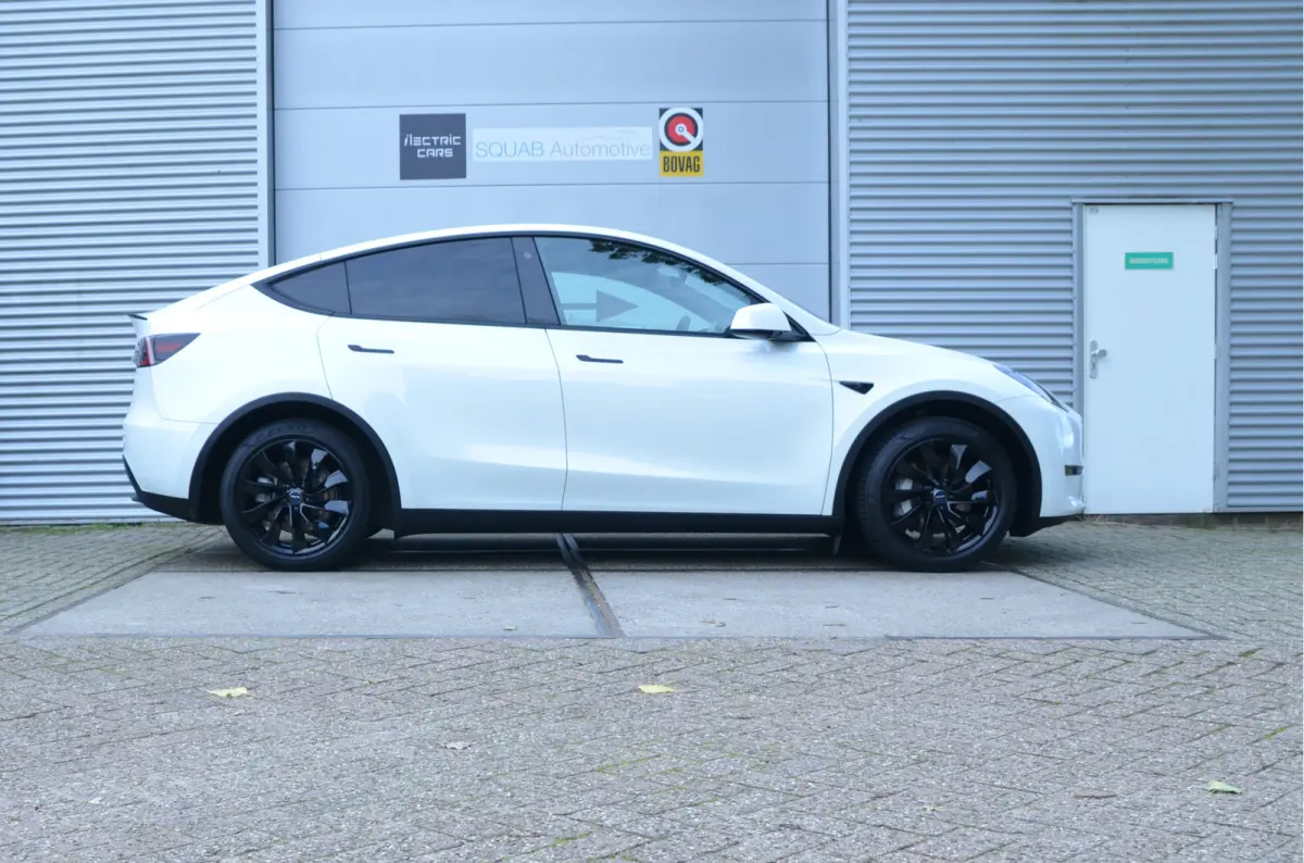 Long Range AWD 75 kWh Trekhaak (1.600kg), AutoPilot3.0 Ryzen