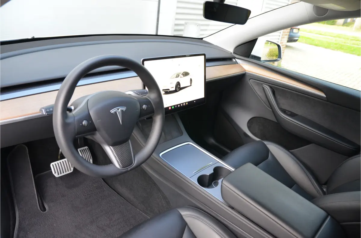 Long Range AWD 75 kWh Trekhaak (1.600kg), AutoPilot3.0 Ryzen