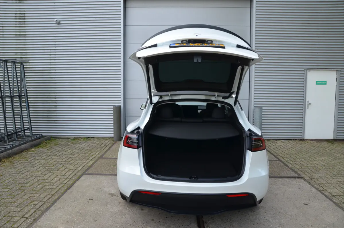 Long Range AWD 75 kWh Trekhaak (1.600kg), AutoPilot3.0 Ryzen