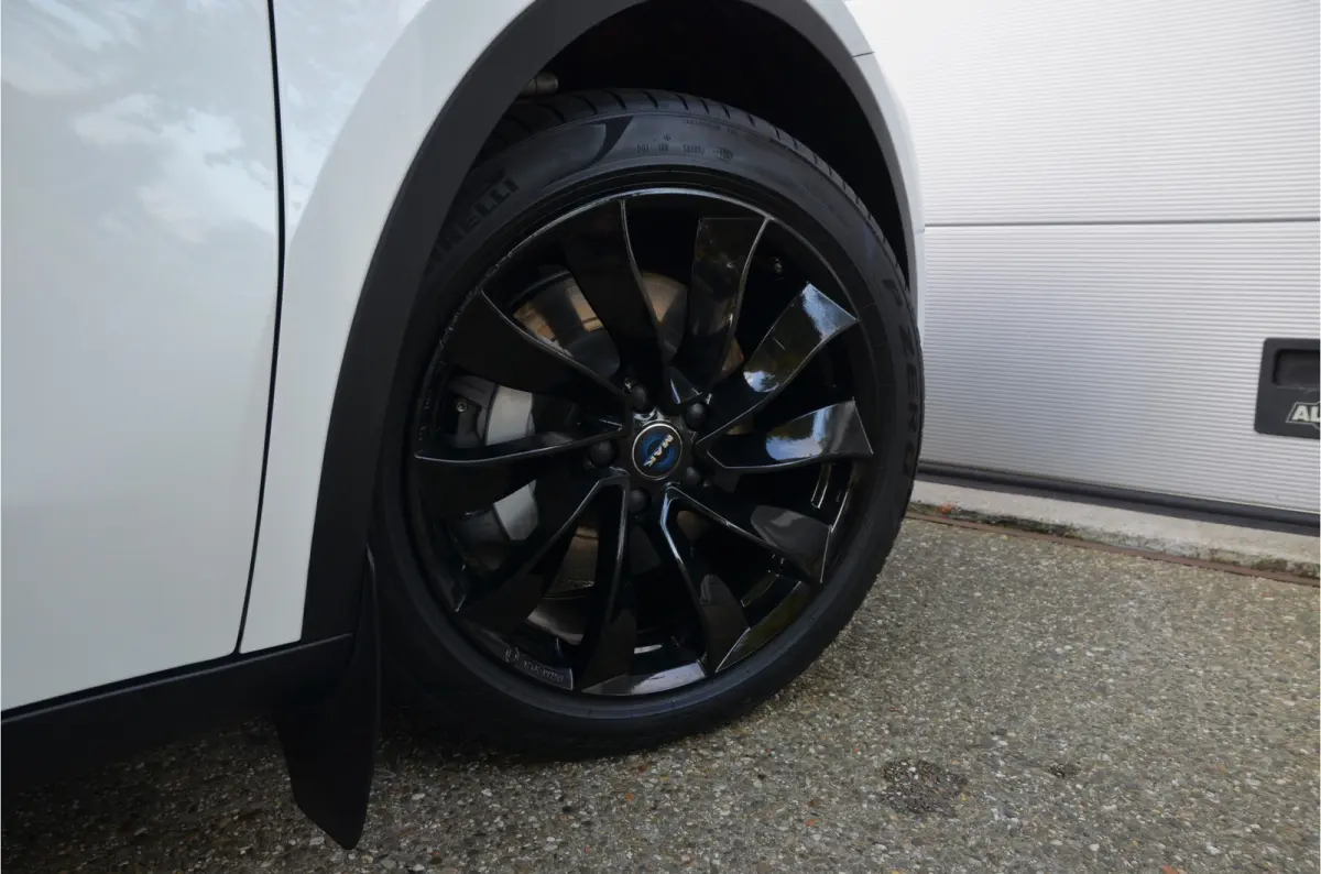 Long Range AWD 75 kWh Trekhaak (1.600kg), AutoPilot3.0 Ryzen