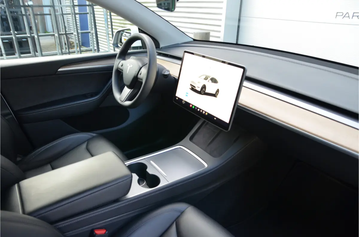 Long Range AWD 75 kWh Trekhaak (1.600kg), AutoPilot3.0 Ryzen