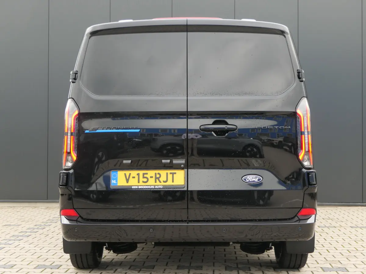 340 L2H1 Limited 71 kWh | LED Koplampen | Stoelverwarming | Lichtmetalen Velgen | CarPlay/Android Auto | Camera