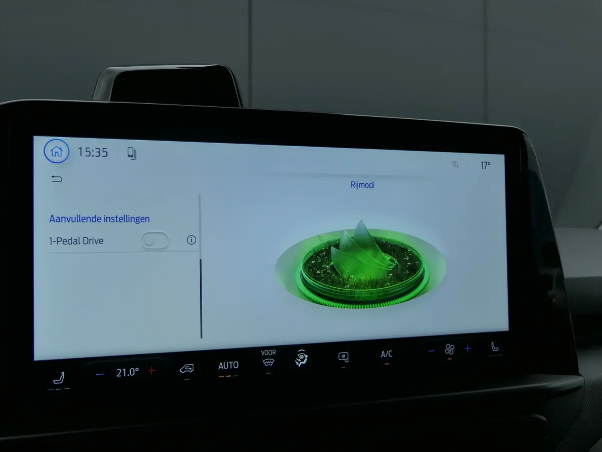 340 L2H1 Limited 71 kWh | LED Koplampen | Stoelverwarming | Lichtmetalen Velgen | CarPlay/Android Auto | Camera