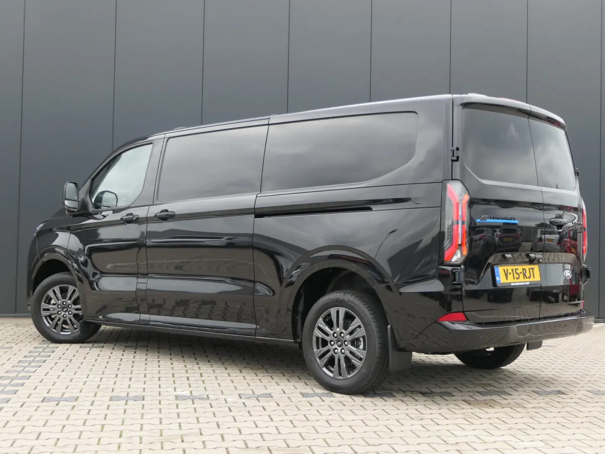 340 L2H1 Limited 71 kWh | LED Koplampen | Stoelverwarming | Lichtmetalen Velgen | CarPlay/Android Auto | Camera