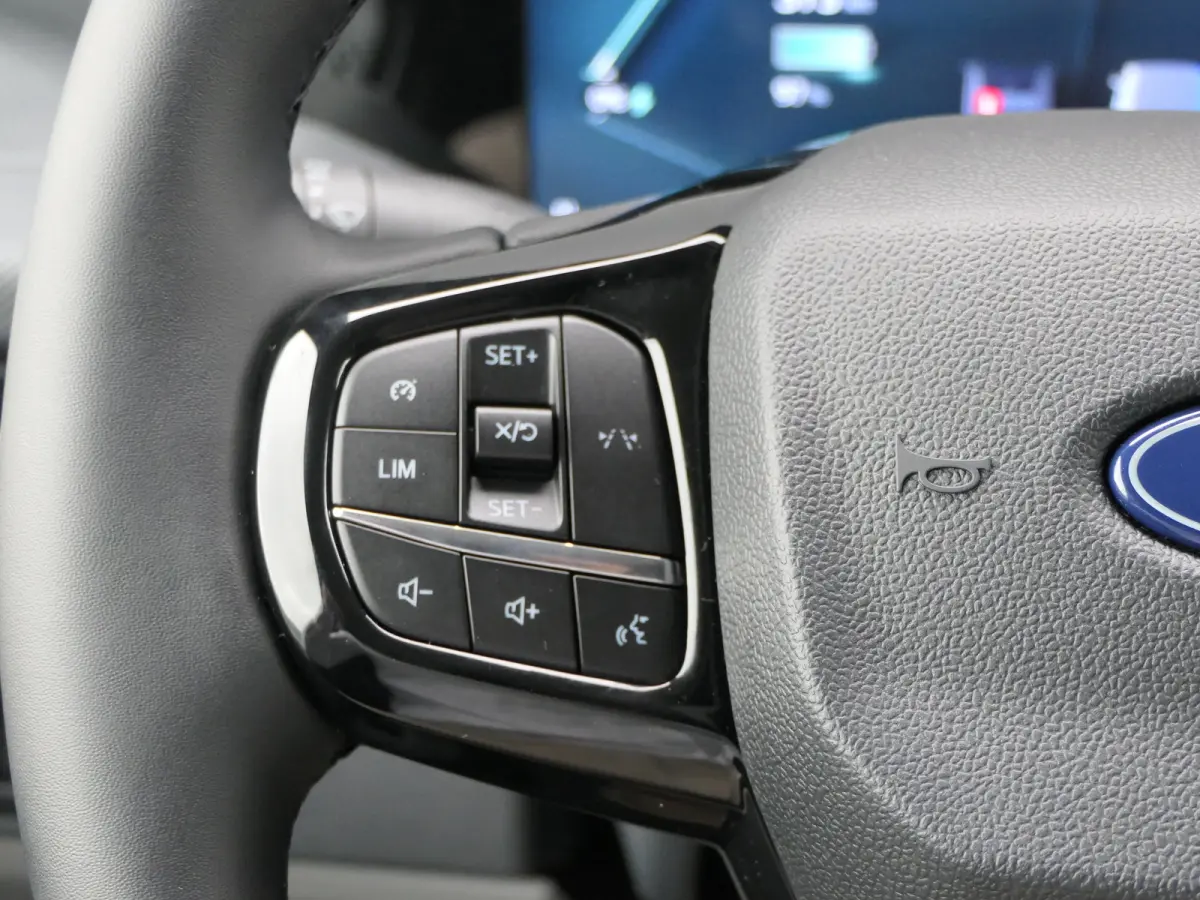 340 L2H1 Limited 71 kWh | LED Koplampen | Stoelverwarming | Lichtmetalen Velgen | CarPlay/Android Auto | Camera
