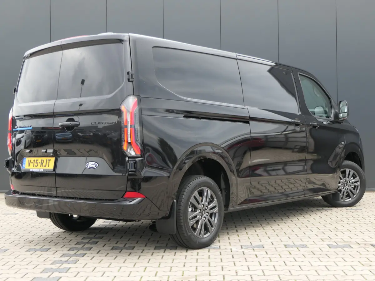 340 L2H1 Limited 71 kWh | LED Koplampen | Stoelverwarming | Lichtmetalen Velgen | CarPlay/Android Auto | Camera